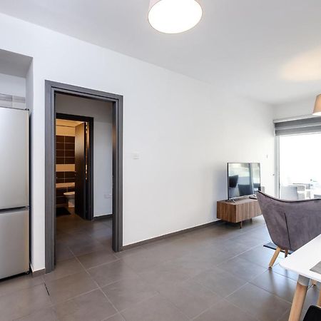 BOOK ME NOW Central Flat Apartment Larnaca Exterior foto