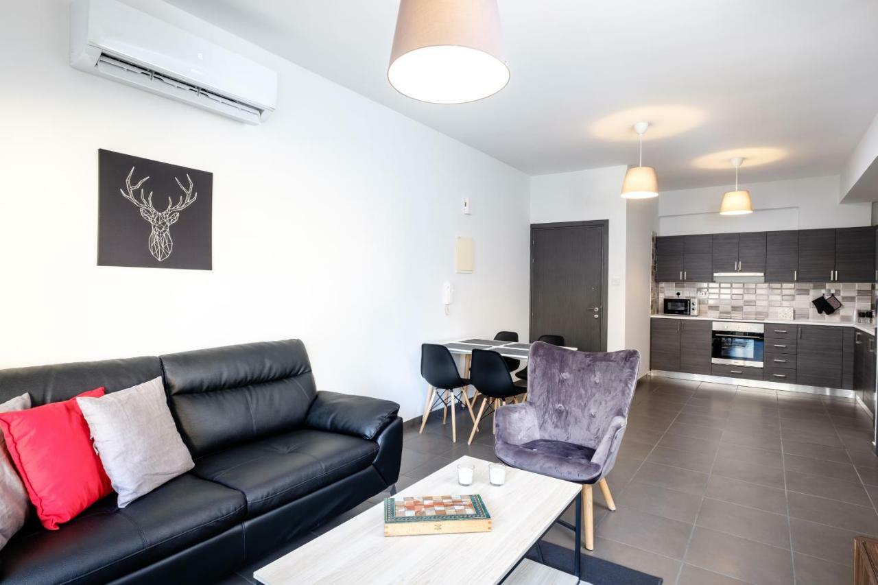 BOOK ME NOW Central Flat Apartment Larnaca Exterior foto