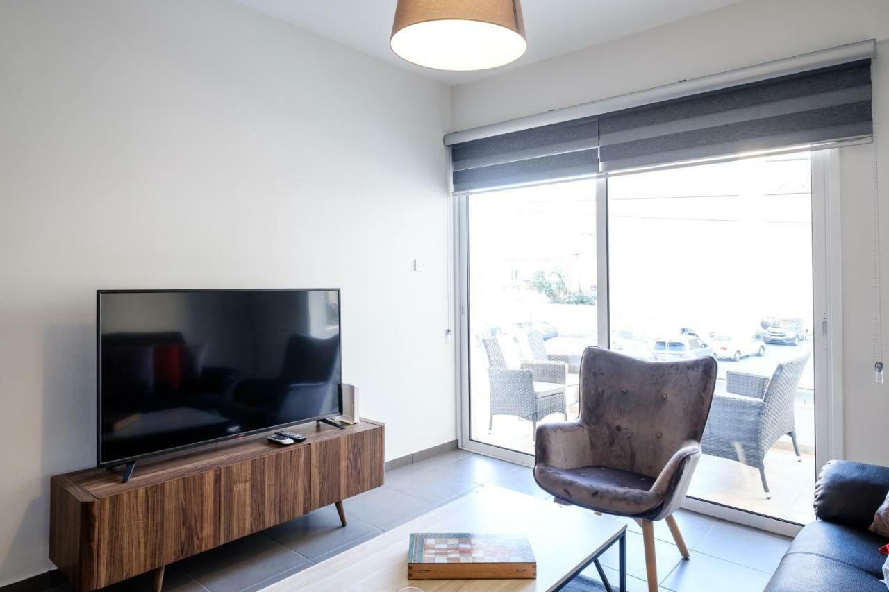 BOOK ME NOW Central Flat Apartment Larnaca Exterior foto