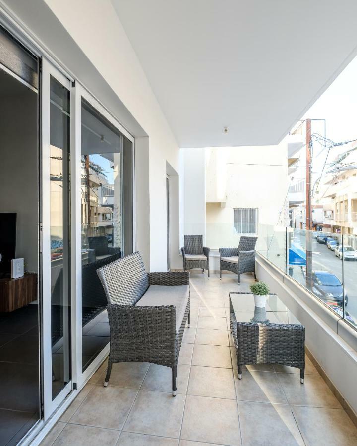 BOOK ME NOW Central Flat Apartment Larnaca Exterior foto