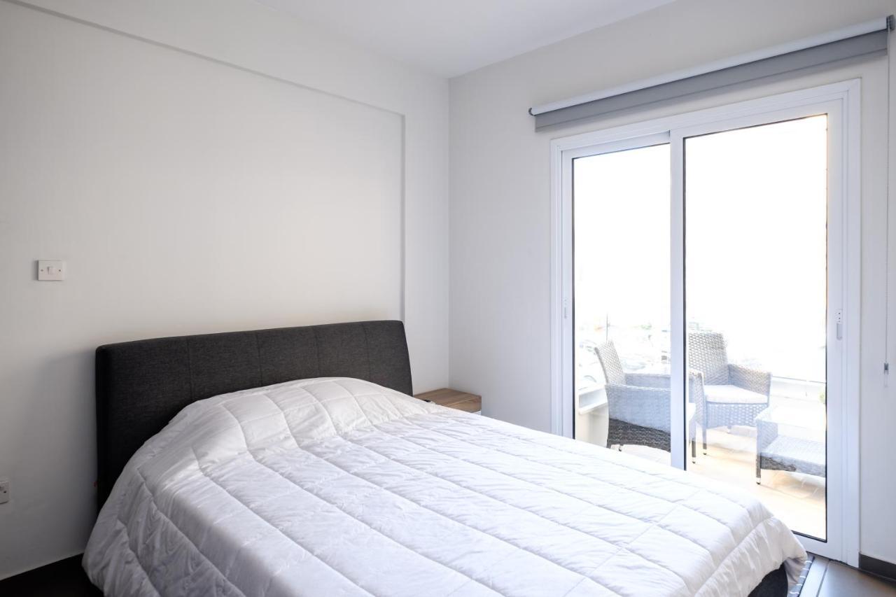 BOOK ME NOW Central Flat Apartment Larnaca Exterior foto